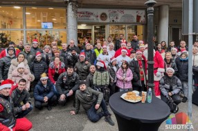 Bajkeri nastavljaju tradiciju - pokloni i potrepštine za udruženje osoba sa invaliditetom "Zvuci srca“