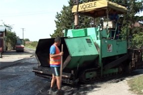 Asfaltira se put u Tavankutu