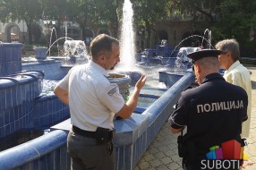 Vandali tokom noći oštetili Plavu fontanu