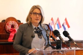 Poruka HNV-a za Badnji dan: Gradimo mostove, ne zidove