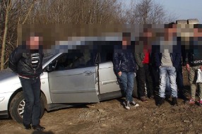 Pet vozila iz Srbije krijumčarilo migrante