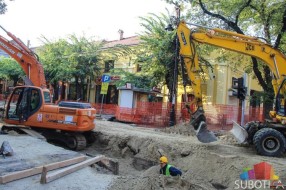 Radovi na izgradnji kanalizacione mreže u delu Trga zrtava fašizma nastavljaju se do 25. novembra