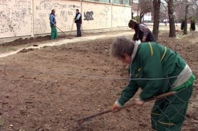 Počelo uređenje dvorišta škole Matija Gubec