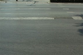 Izbledela horizontala signalizacija