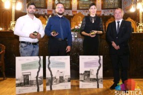 Dodeljena priznanja "dr Ferenc Bodrogvari" istaknutim sugrađanima