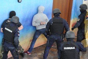 Tri osobe uhapšene zbog krijumčarenja migranata
