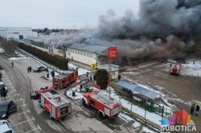 Lokalizovan požar u marketu „Svetofor“, u gašenju učestvovalo 40 vatrogasaca