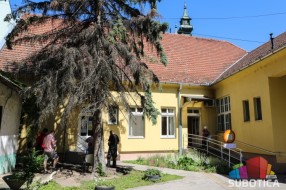 U kovid ambulantu treba da se jave samo pacijenti sa temperaturom, kašljem i otežanim disanjem