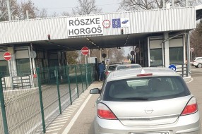 Česi uhapšeni na prelazu "Horgoš 2" sa većom količinom neprijavljenog novca i narkoticima