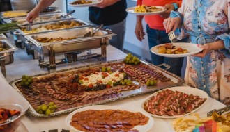 Večera na bazi švedskog stola uz tamburaše, petkom na Ergeli Kelebija
