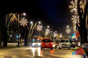 Subotica dobija nove božićno-novogodišnje ukrase