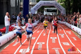 Trg pretvoren u veliko sportsko igralište: Više od 1.000 mališana na Danu sporta