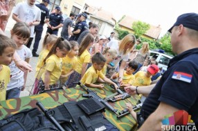 Taktično-tehnički zbor policije u nedelju ispred svečanog ulaza u Gradsku kuću