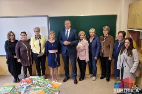 Besplatni udžbenici za đake iz romske zajednice