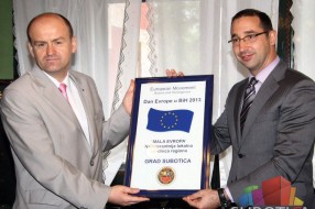 Uručeno priznanje Subotici - najtolerantnijoj zajednici u regionu