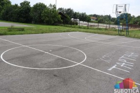Tartan podloga na terenu u Aleksandrovu do kraja jula