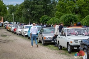 Vremeplov na točkovima: Više od 80 oldtajmera na jubilarnom susretu