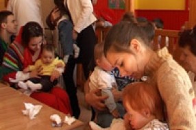 Gimnazijalci obradovali mališane iz "Kolevke"