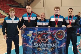Rvanje: Tri medalje za Spartak na turniru u Puli