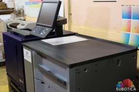 Politehnička škola bogatija za savremenu digitalnu štamparsku mašinu
