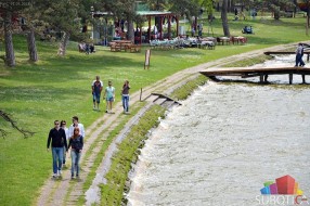 Voda u Paliću mikrobiološki ispravna, probleme i dalje prave alge