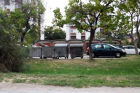 Kontejneri u Ulici Sekereš Lasla vraćeni na mesto