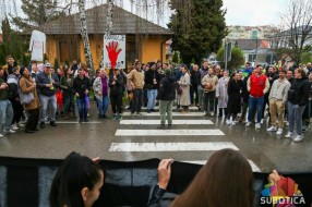 Studenti u blokadi ispred VSOVSU: Ovo je studentska blokada i ne mogu je prekinuti nastavnici bez našeg učešća