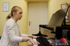 Mlada pijanistkinja Danijela Zvekić:  Muzikom izražavam ono što nikada ne bih mogla rečima