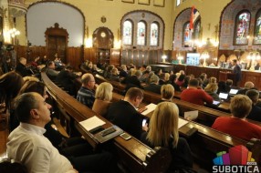 Burno usvajanje programa poslovanja javnih preduzeća