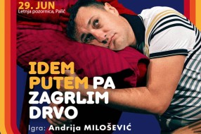 Andrija Milošević u urnebesnoj komediji "Idem putem pa zagrlim drvo" 29. juna na Letnjoj pozornici