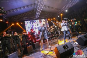 Više hiljada Subotičana Novu godinu dočekalo na trgu