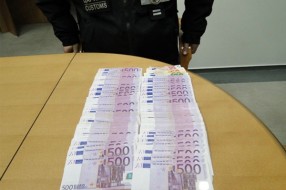 Pokušali da prenesu 187.000 evra