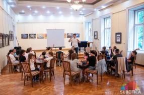 Istorija kroz igru i druženje