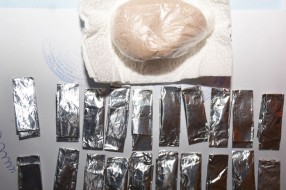 Policija u stanu osumnjičenog pronašla paketiće heroina