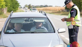 U toku pojačana kontrola učesnika u saobraćaju - akcenat na pojas, telefon i pravilan prevoz dece