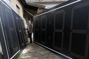 Ostrogonac demantuje da nema para za stubove semafora