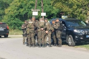 Žandarmerija u velikom broju ušla u šumu, izmeštena 43 migranta