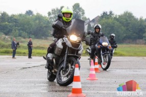 Trening bezbedne vožnje namenjen motoristima za vikend u Subotici