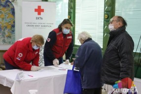 Paketi hrane i higijene za naše najugroženije sugrađane