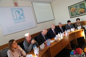 Održan okrugli sto posvećen dijalogu poslodavaca i sindikata radnika