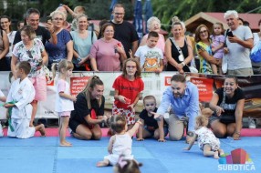 Počinju 12. "Zavičajni dani"  - večeras otvaranje, a sutra "Konferencija beba"