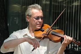 Ulični violinista Josip Dragić