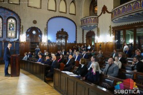 "Starter" za gradske autobuse i dalje tema polemike vlasti i opozicije