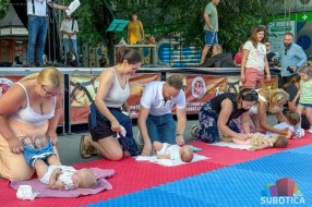 "Konferencija beba" okupila oko 40 beba takmičara do dve godine