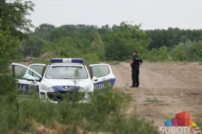 Jedan migrant ubijen, dvojica povređena u međusobnom okršaju