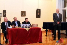 Predstavljena knjiga "Ima li ovde Srba?" autora Milorada Vučelića