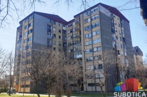 Uhapšen osumnjičeni zbog nanošenja povreda majci nožem