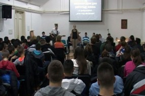 Učenici Tehničke škole "Ivan Sarić" obeležili Međunarodni dan maternjeg jezika