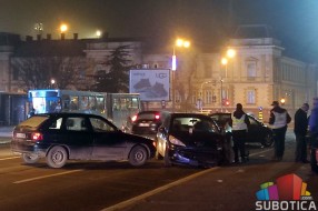 Nedelju za nama obeležile četiri saobraćajne nezgode - pet lica zadobilo teže povrede
