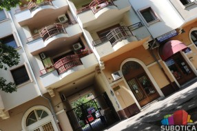 Muke stanara u Vase Stajića - nema odmora dok traje proslava!